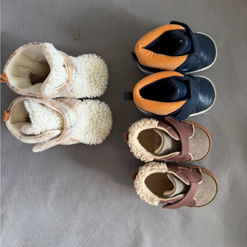Baby soft sole shoes size 9-12months, size 3